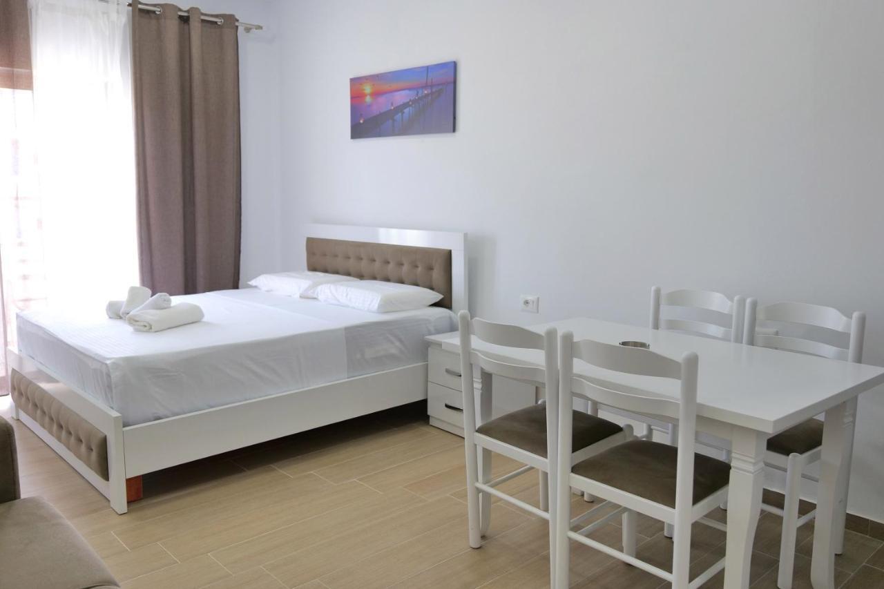 Iljo Apartments Ksamil Buitenkant foto