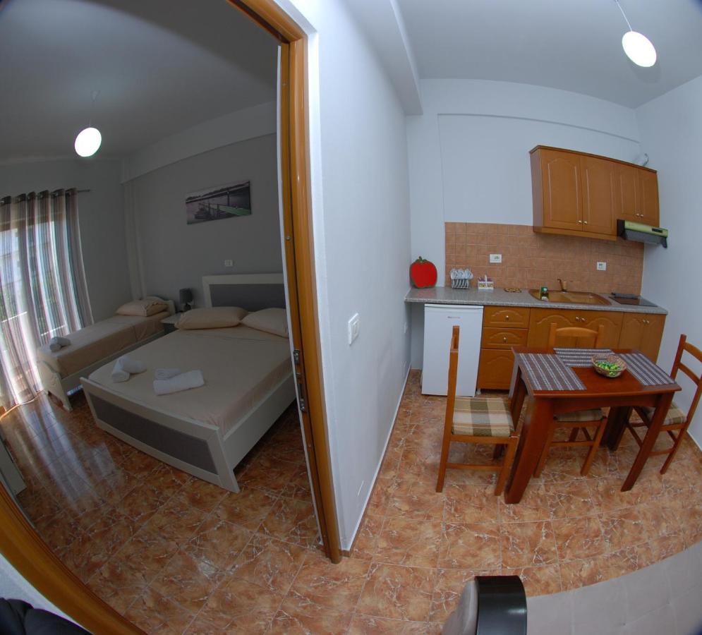 Iljo Apartments Ksamil Buitenkant foto