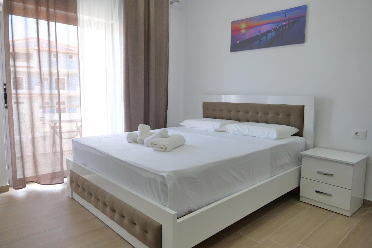 Iljo Apartments Ksamil Buitenkant foto