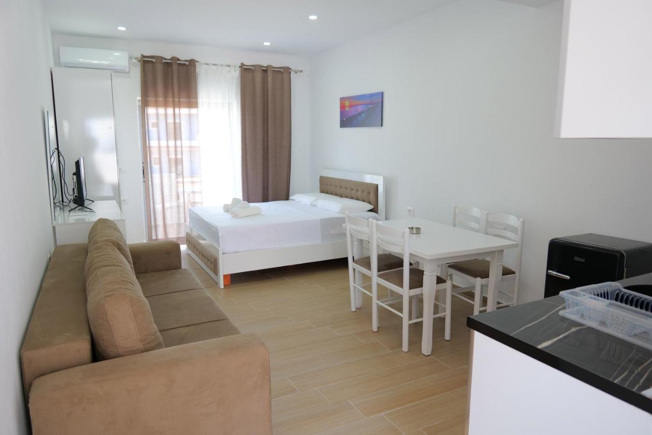 Iljo Apartments Ksamil Buitenkant foto
