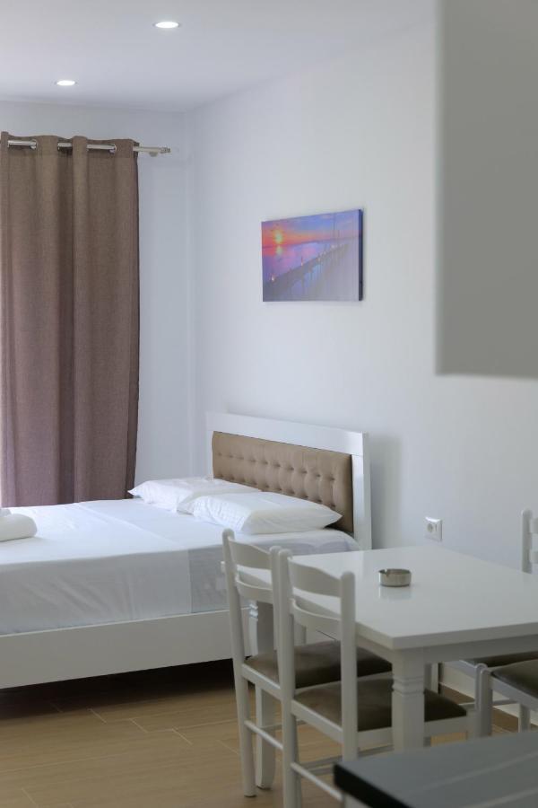 Iljo Apartments Ksamil Buitenkant foto