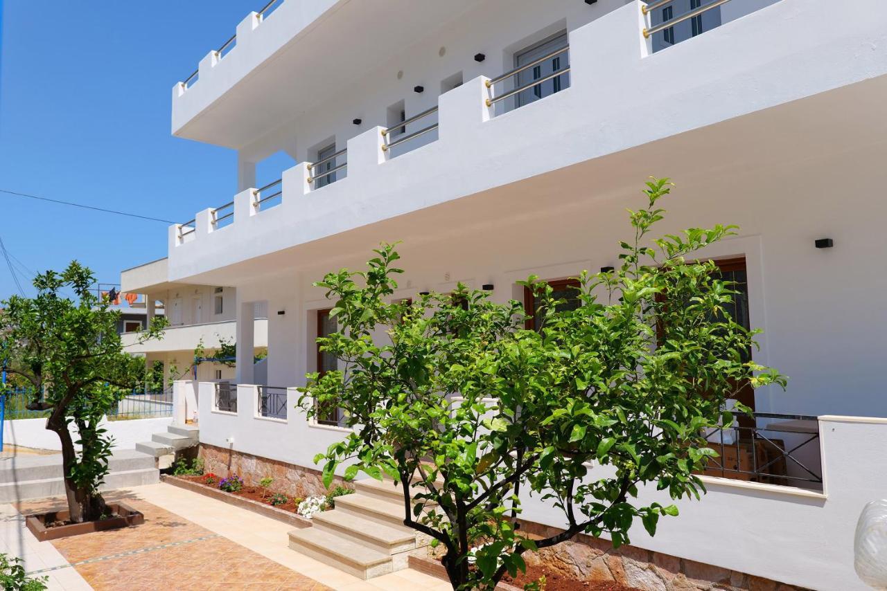 Iljo Apartments Ksamil Buitenkant foto