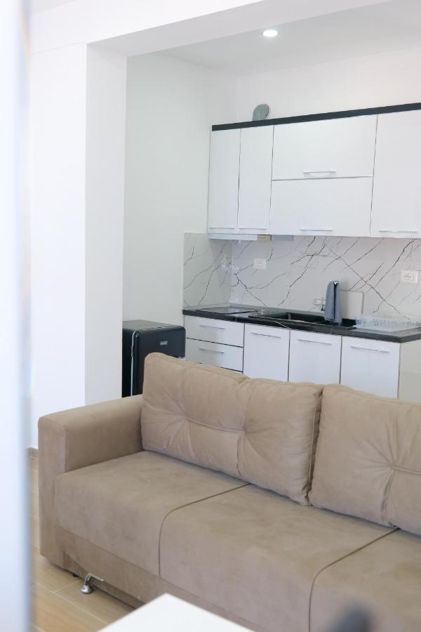 Iljo Apartments Ksamil Buitenkant foto