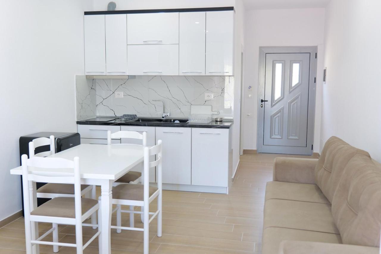 Iljo Apartments Ksamil Buitenkant foto