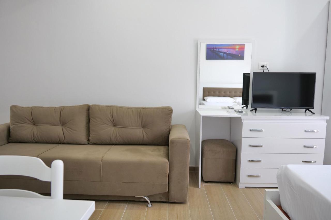 Iljo Apartments Ksamil Buitenkant foto