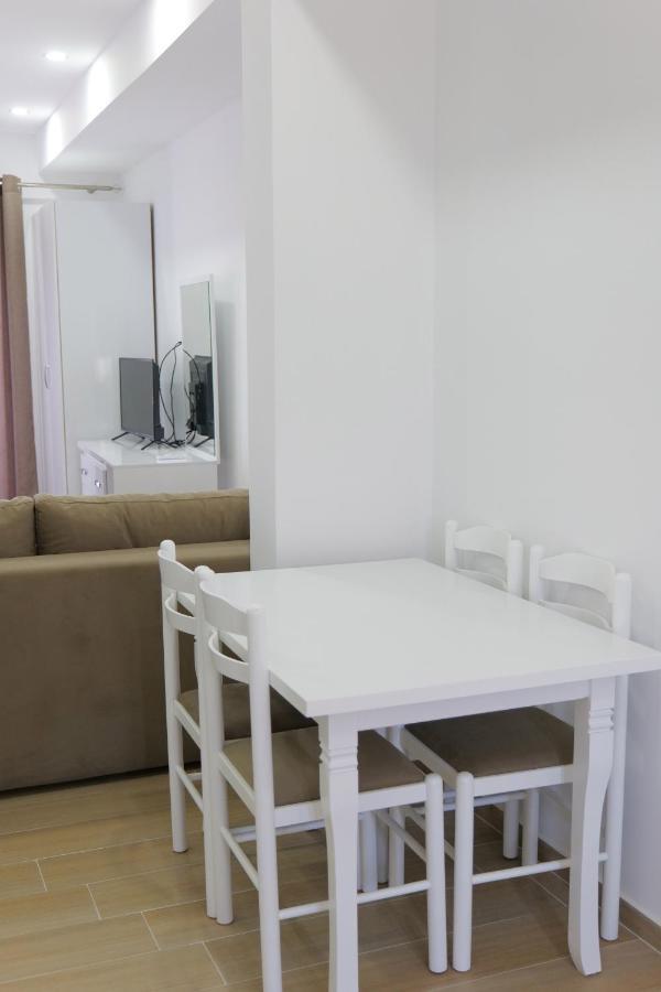 Iljo Apartments Ksamil Buitenkant foto